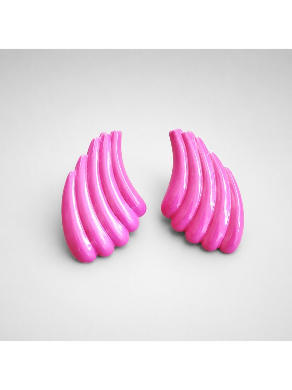 1980s Magenta Pink Enameled Metal Pierced Earrings 1.5" Retro Stylized Leaf rp-8